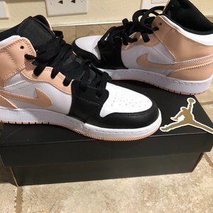 Air Jordan 1 Mid Arctic Orange